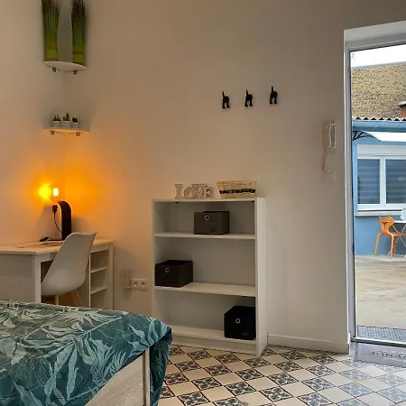 Le Petit A Decouvrir... アパート *