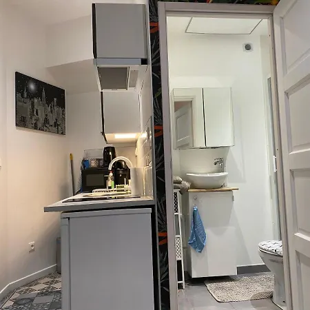 Le Petit A Decouvrir... アパート